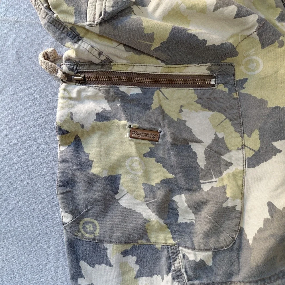 Vtg Y2K LRG Maple Leaf  Green Camo Shorts Men's 40 Baggy Skater Streetwear